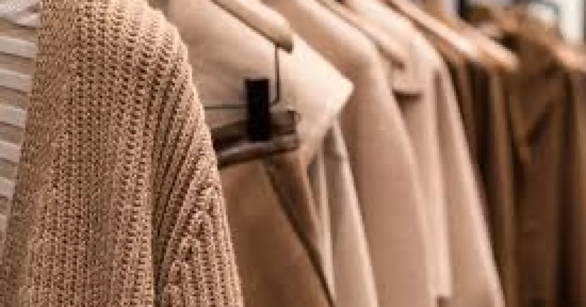 Як позбутися від електризації одягу без антистатика: прості трюки