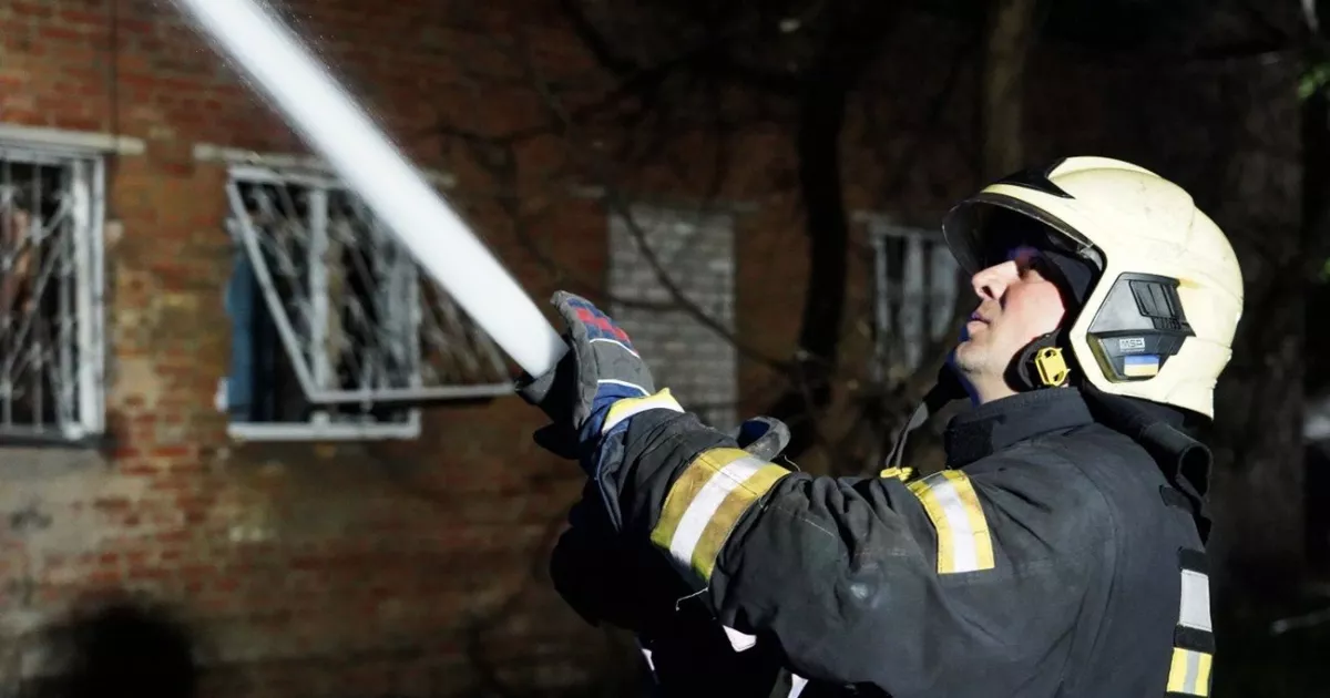 Окупанти вдарили по Черкасах: сталися пожежі, постраждали четверо людей. Фото та відео