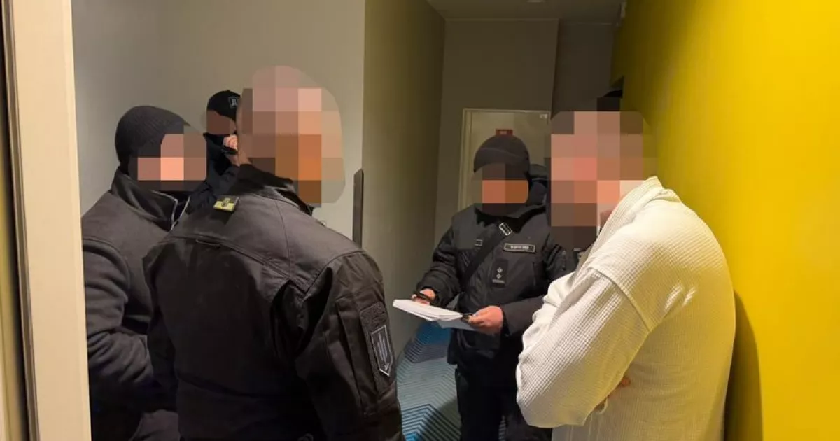 На Київщині офіцеру ТЦК повідомили підозру: бив мобілізованих і знімав свої дії на відео — Фото