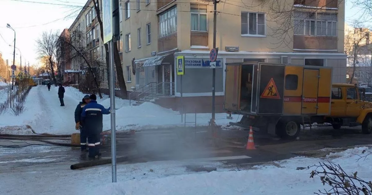 Сотні комунальних аварій у росії: люди сидять у крижаних квартирах і топлять сніг