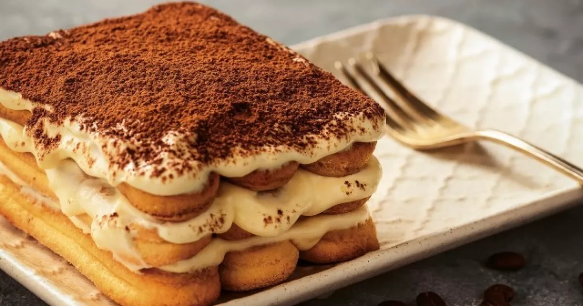 Безпечний "Тірамісу" без сирих яєць і алкоголю: найлегший рецепт десерту без випічки