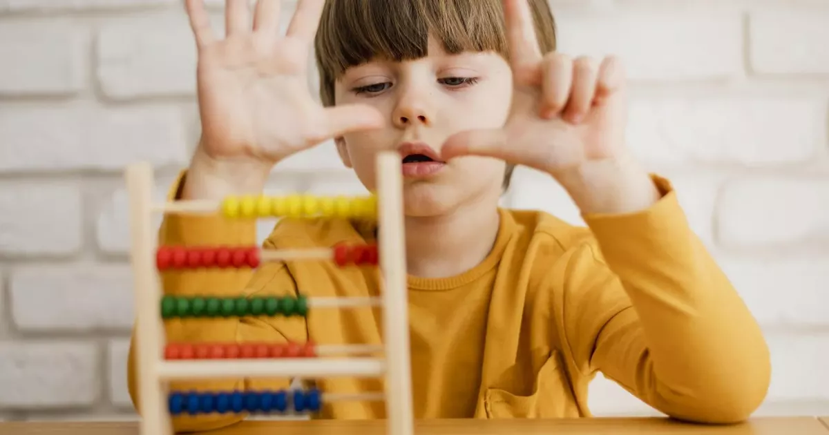 Як зрозуміти, що ваша дитина рахує на пальцях неправильно: пояснення вчительки