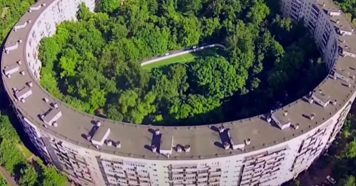 Чому в СРСР перестали будувати круглі будинки: жителі хотіли швидше звідти втекти