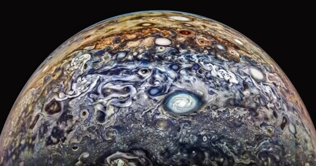 Юпітер насправді менший і має іншу форму: що дізналися вчені