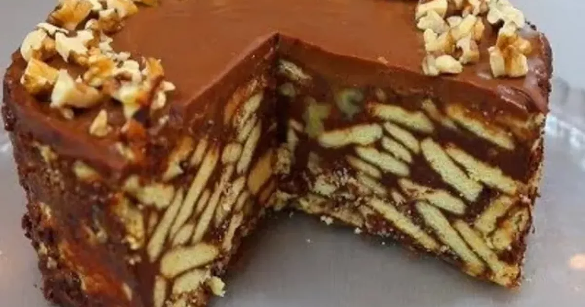 Шоколадний торт без випічки і тіста: ділимося найпростішим рецептом