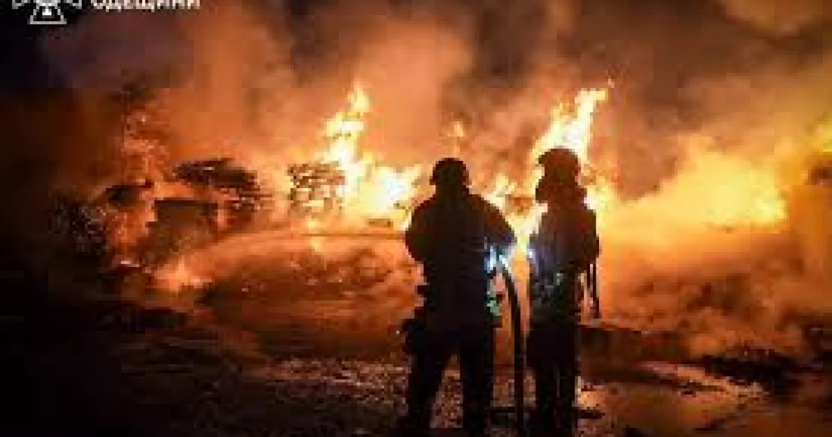 росія знову атакувала Одещину ударними безпілотниками: є влучання в багатоповерхівки.