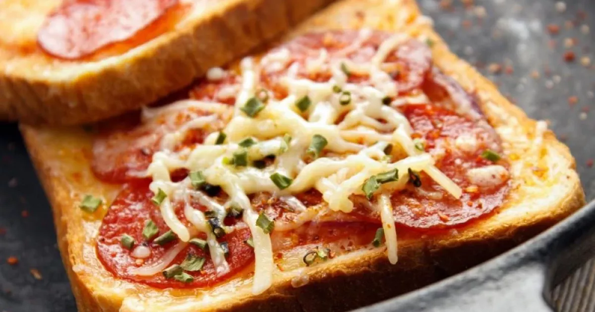 Швидко і ситно: гарячі бутерброди за 2 хвилини — рецепт за копійки