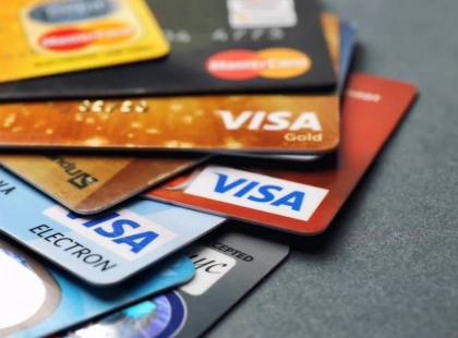 Mono втрачає активні картки, Приват та Ощад зміцнюють лідерство