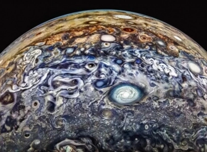 Юпітер насправді менший і має іншу форму: що дізналися вчені