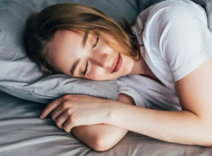 Не можете заснути? Нейробіолог розкрив простий трюк, який присипляє мозок за 5 хвилин