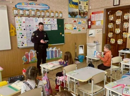 Вашу дитину вчитимуть стріляти: що змінює новий закон для школярів і студентів