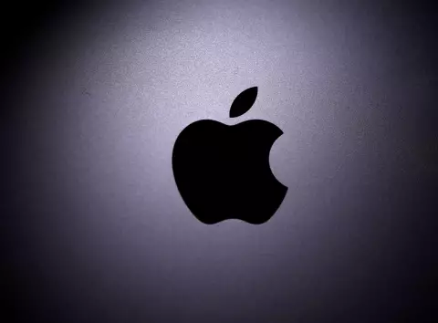 Нелегальний імпорт техніки Apple обходиться Україні в мільярди