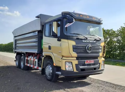 Новий самоскид SHACMAN X3000 для комунальників