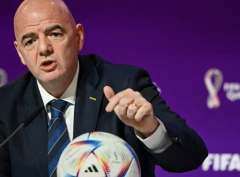 «Повинні скасувати»: президент ФІФА поширив російську пропаганду про страждання футболістів із РФ