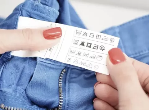 Як правильно прати джинси, щоб вони були як нові: названо найбільшу помилку