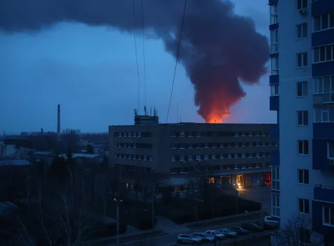 «Хрін ви нас залякаєте, Бог на нашій стороні» — мешканка Дніпра, що дивом вижила під час атаки РФ, звернулася до росіян (відео)