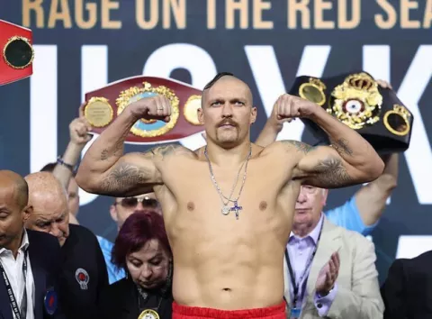 Усик нібито підіграв російській пропаганді — фото й відео викликали скандал