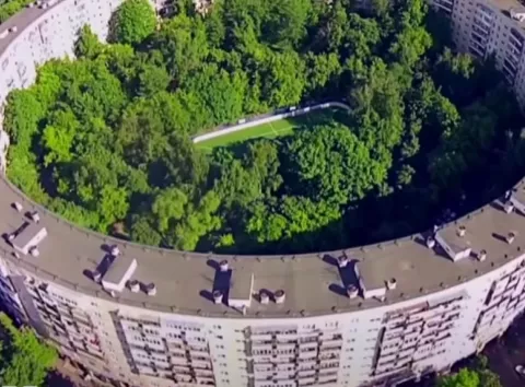 Чому в СРСР перестали будувати круглі будинки: жителі хотіли швидше звідти втекти