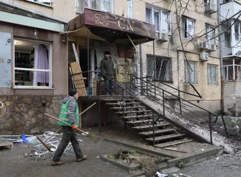 Жах у Херсоні: окупанти вдарили по житлових кварталах — сім постраждалих