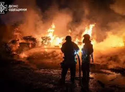 росія знову атакувала Одещину ударними безпілотниками: є влучання в багатоповерхівки.