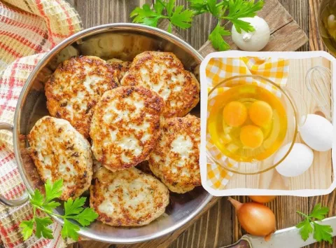 Чи потрібно додавати яйце у фарш на котлети: пояснюємо важливий нюанс