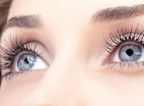 Експрес: як швидко позбутися набряків і темних кіл під очима