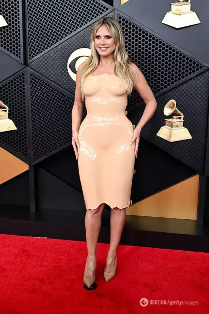 52-річна Гайді Клум вийшла на червону доріжку в сукні, яка не залишила місця фантазії. Фото «голого» образу - 1
