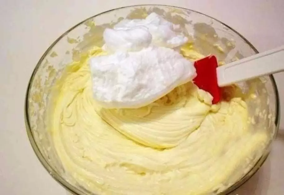 Безпечний "Тірамісу" без сирих яєць і алкоголю: найлегший рецепт десерту без випічки - 1